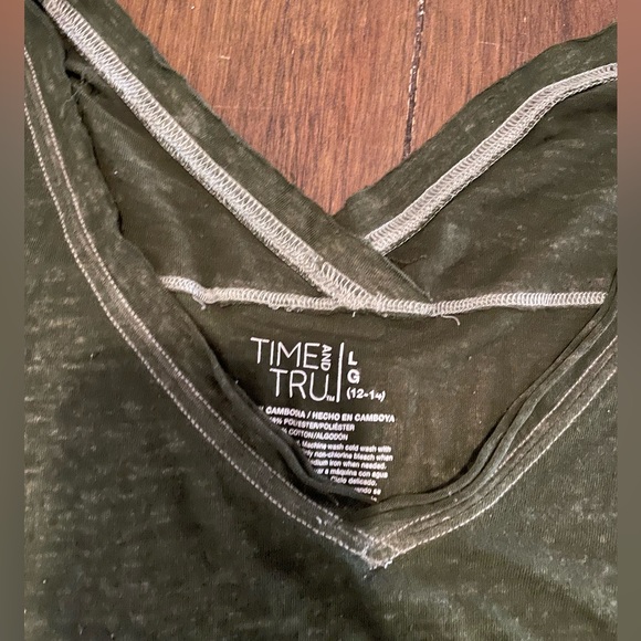 🔴 Time And Tru Sheer Green Top - Picture 5 of 5